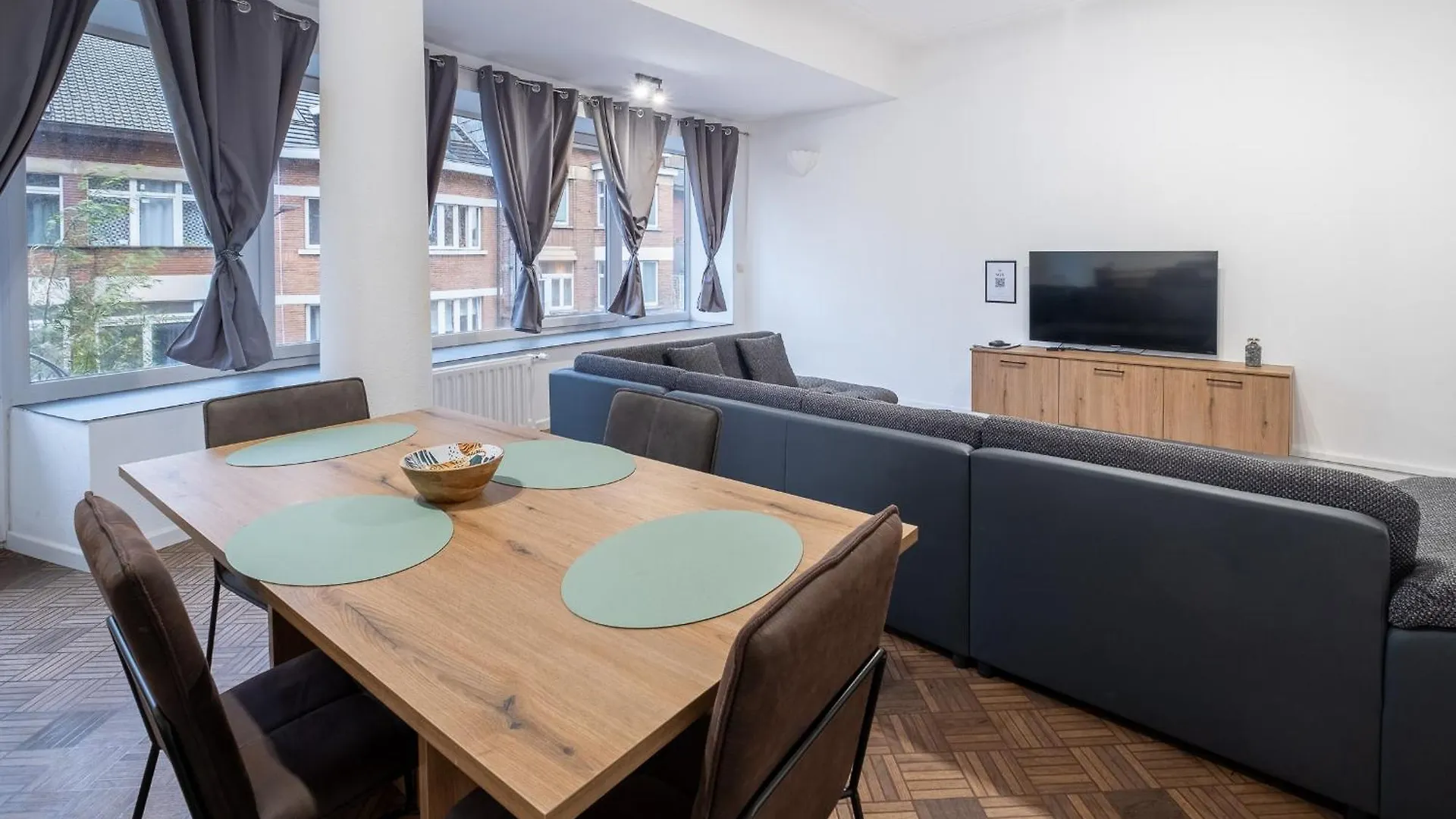 Nomad Apartments - Henin Charleroi 0*,  België