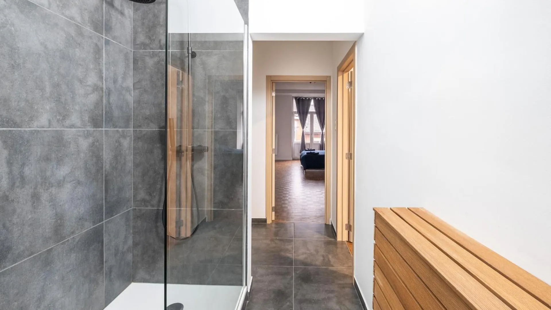 Nomad Apartments - Henin Charleroi 0*,  België